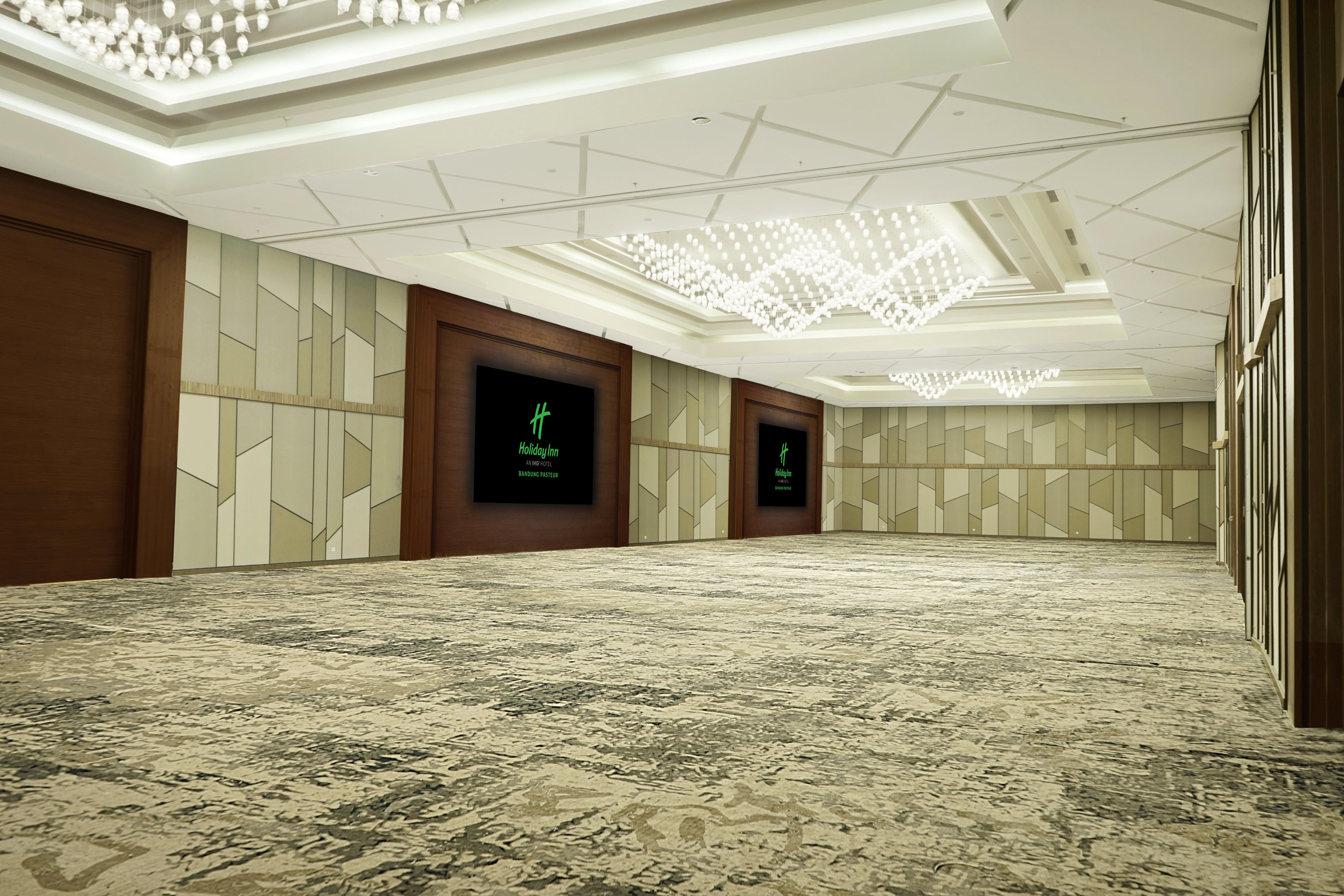 Holiday Inn Bandung Pasteur By Ihg Ngoại thất bức ảnh