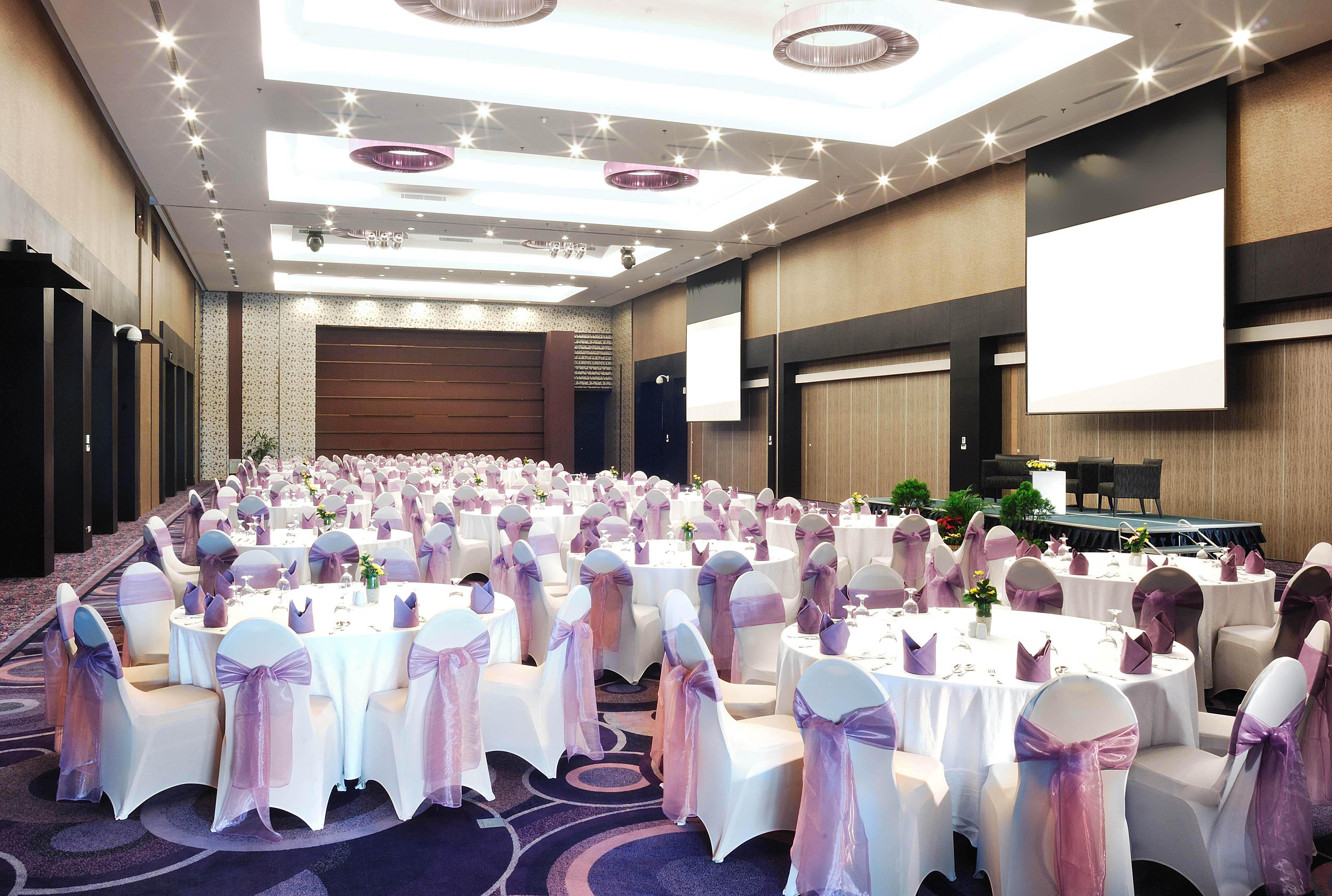Holiday Inn Bandung Pasteur By Ihg Ngoại thất bức ảnh